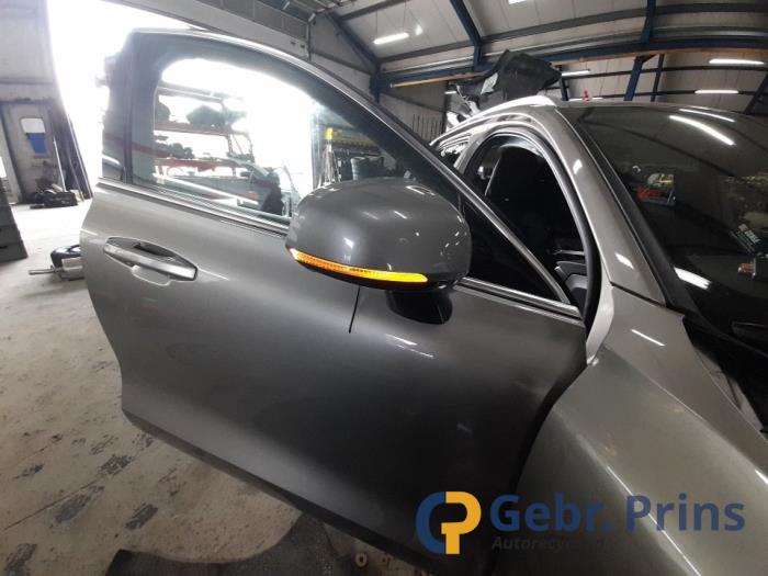 Volvo V60 II 2.0 B3 16V Mild Hybrid Sloopvoertuig (2020, Grijs)