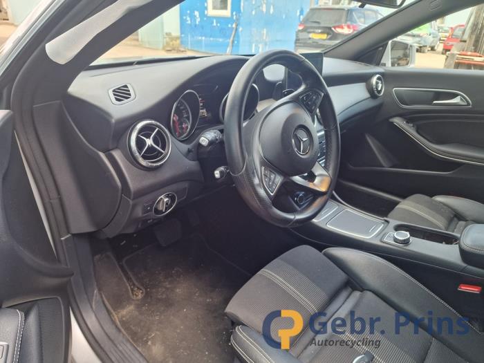 Mercedes CLA Shooting Brake 2.2 CLA-200 CDI, 200 d 16V Sloopvoertuig (2016, Grijs)