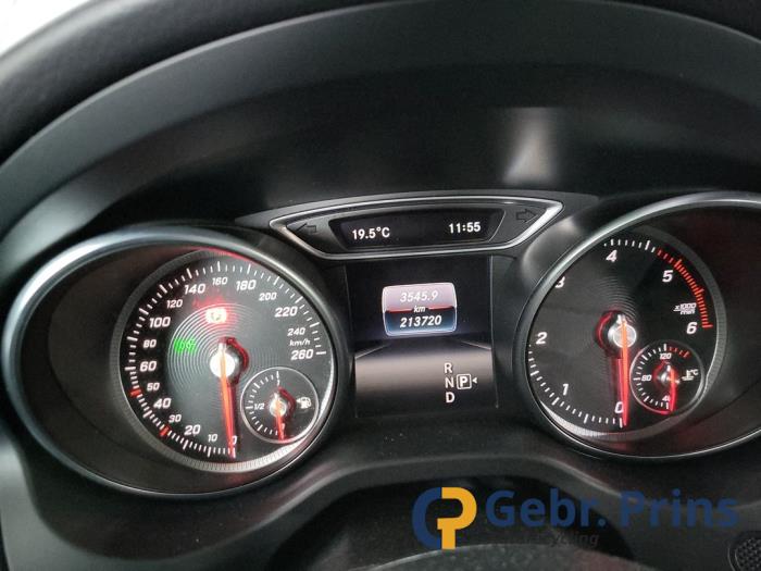 Mercedes CLA Shooting Brake 2.2 CLA-200 CDI, 200 d 16V Sloopvoertuig (2016, Grijs)