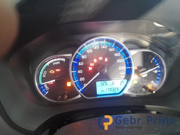 Toyota Yaris III 1.5 16V Hybrid Sloopvoertuig (2016, Wit)