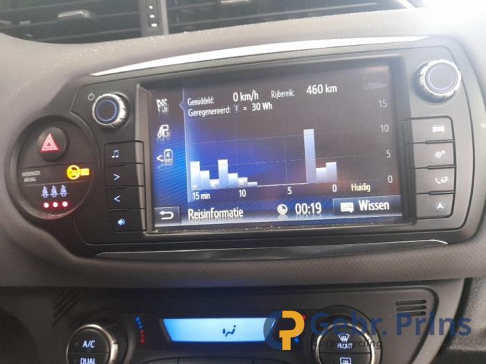 Toyota Yaris III 1.5 16V Hybrid Sloopvoertuig (2016, Wit)
