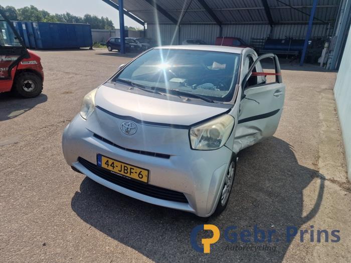 Toyota iQ 1.0 12V VVT-i Sloopvoertuig (2009, Grijs)