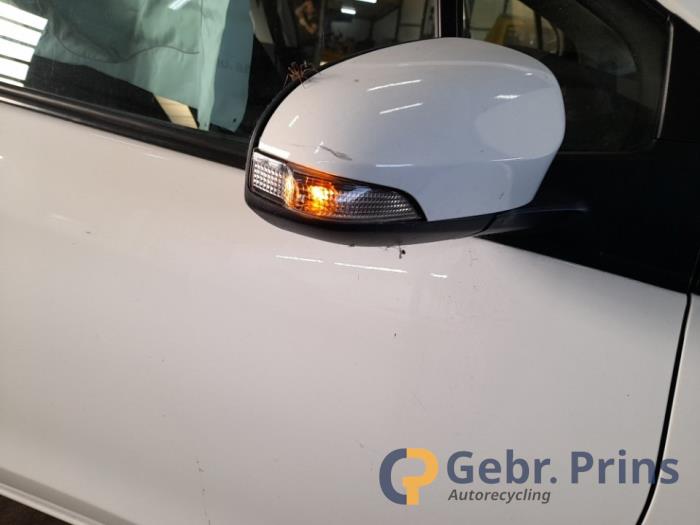 Toyota Yaris III 1.0 12V VVT-i Sloopvoertuig (2014, Wit)