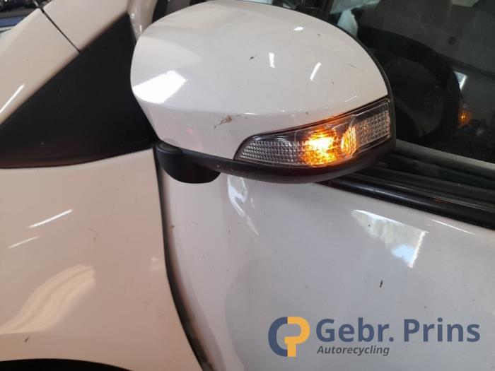 Toyota Yaris III 1.0 12V VVT-i Sloopvoertuig (2014, Wit)