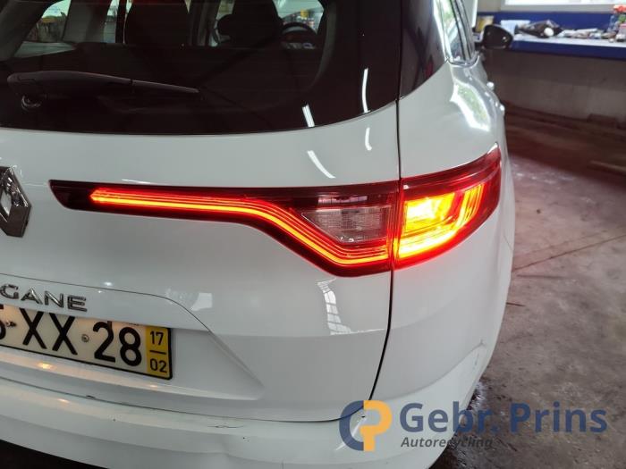 Renault Megane IV Estate 1.5 Energy dCi 110 Sloopvoertuig (2017, Wit)