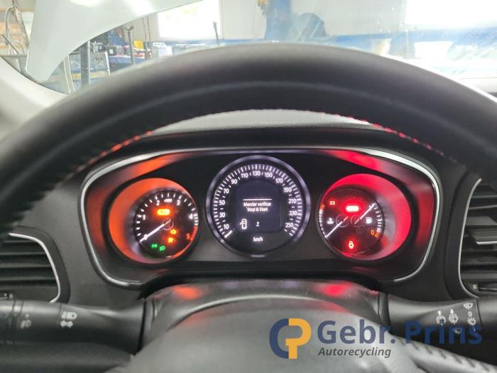 Renault Megane IV Estate 1.5 Energy dCi 110 Sloopvoertuig (2017, Wit)