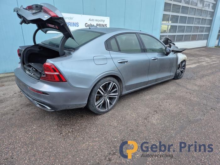 Volvo S60 III 2.0 T5 16V Sloopvoertuig (2019, Grijs)