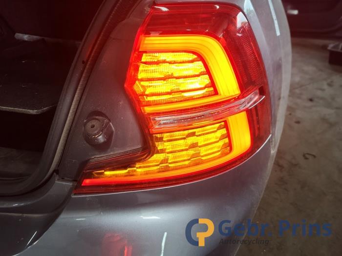 Volvo S60 III 2.0 T5 16V Sloopvoertuig (2019, Grijs)