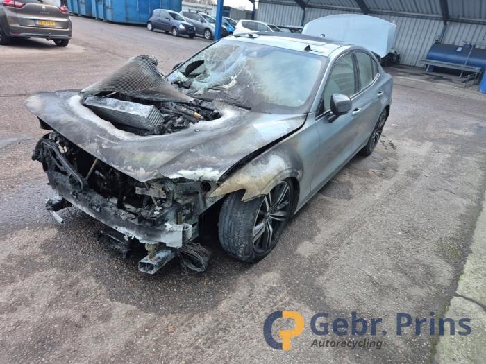 Volvo S60 III 2.0 T5 16V Sloopvoertuig (2019, Grijs)