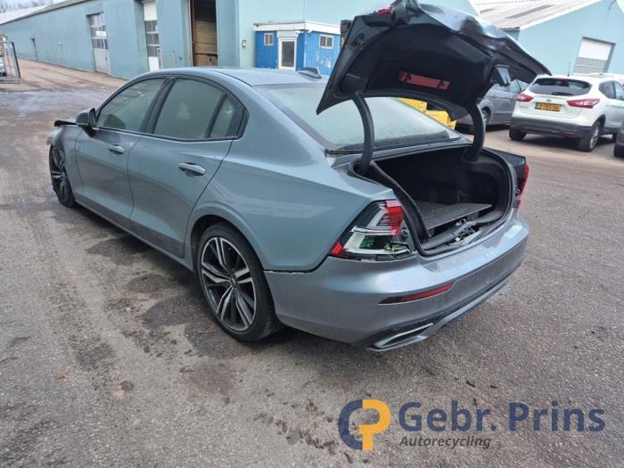 Volvo S60 III 2.0 T5 16V Sloopvoertuig (2019, Grijs)