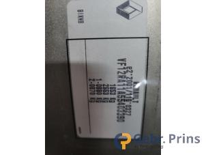 Renault Captur I 0.9 Energy TCE 12V Sloopvoertuig (2016, Bruin)