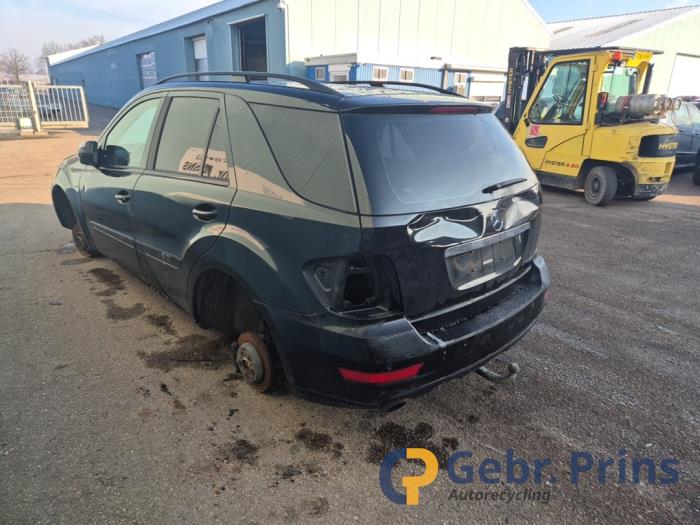 Mercedes ML II 3.0 ML-280 CDI 4-Matic V6 24V Sloopvoertuig (2009, Zwart)
