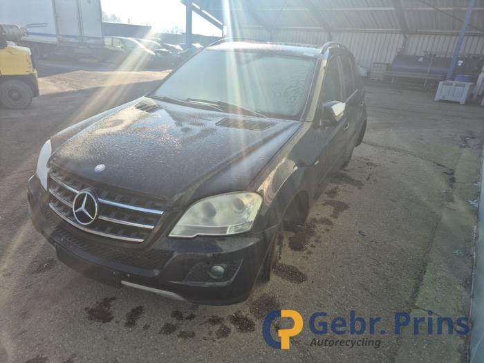 Mercedes ML II 3.0 ML-280 CDI 4-Matic V6 24V Sloopvoertuig (2009, Zwart)