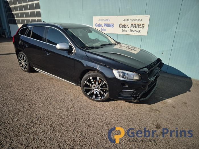 Volvo V60 I 2.4 D6 20V AWD Twin Engine Plug-in Hybrid Sloopvoertuig (2015, Zwart)