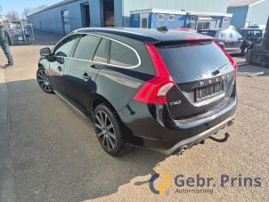 Volvo V60 I 2.4 D6 20V AWD Twin Engine Plug-in Hybrid Sloopvoertuig (2015, Zwart)