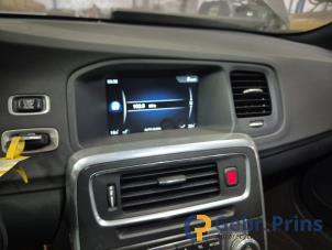 Volvo V60 I 2.4 D6 20V AWD Twin Engine Plug-in Hybrid Sloopvoertuig (2015, Zwart)