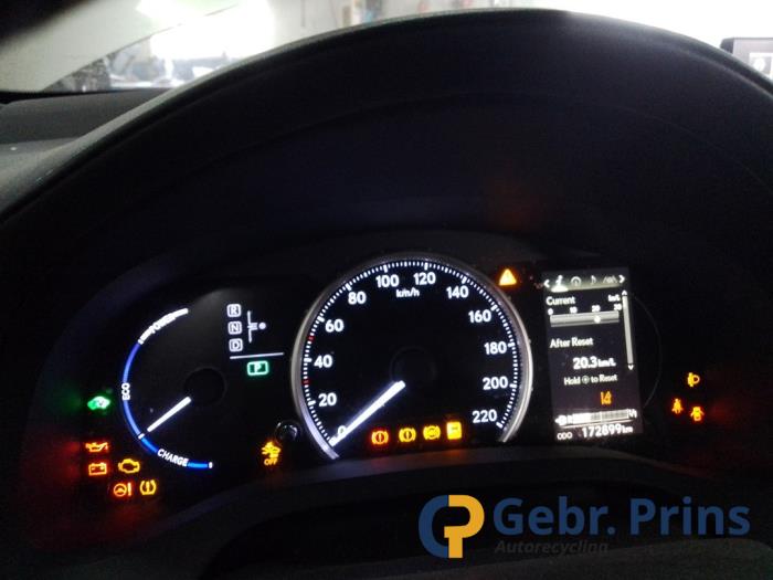 Lexus CT 200h 1.8 16V Sloopvoertuig (2018, Grijs)