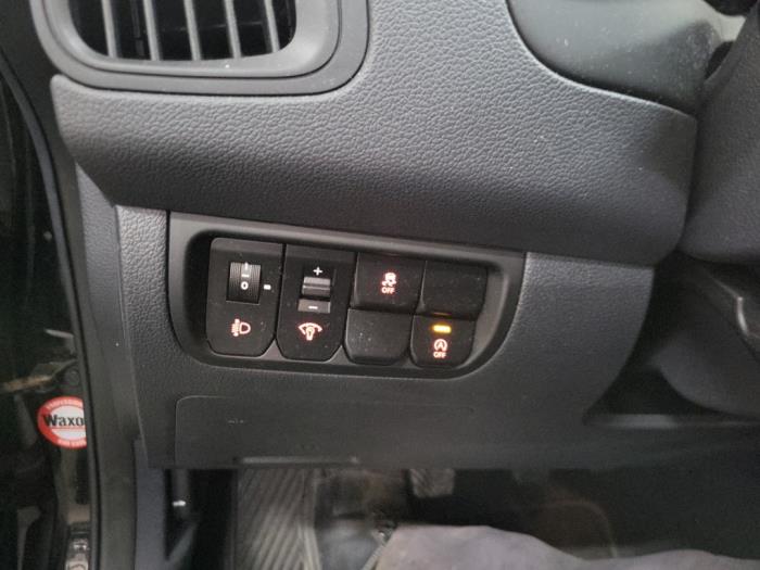 Kia Rio III 1.2 CVVT 16V Sloopvoertuig (2014, Zwart)