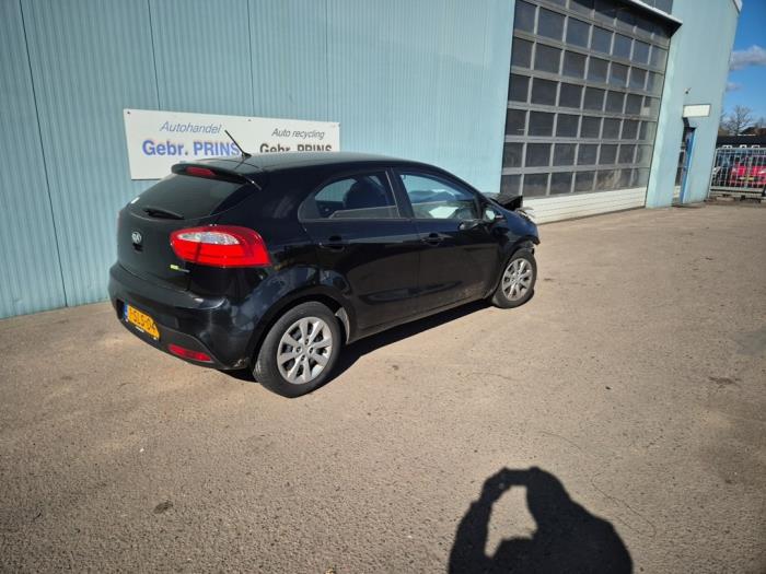 Kia Rio III 1.2 CVVT 16V Sloopvoertuig (2014, Zwart)