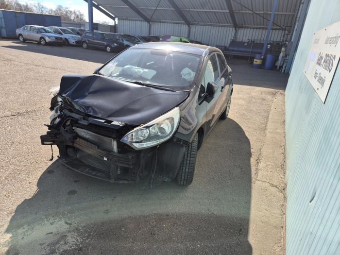 Kia Rio III 1.2 CVVT 16V Sloopvoertuig (2014, Zwart)