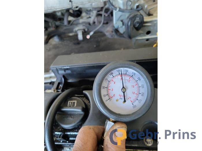 Chevrolet Aveo 1.4 16V LS Sloopvoertuig (2011, Grijs)