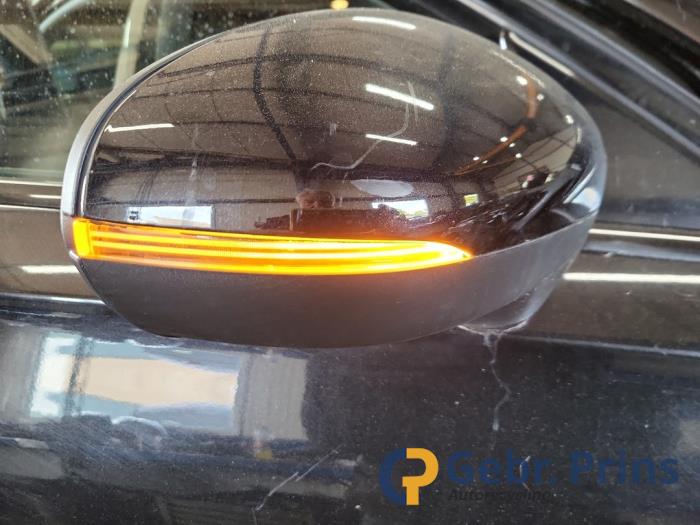 Mercedes A 1.5 A-180d Sloopvoertuig (2019, Metallic, Zwart)