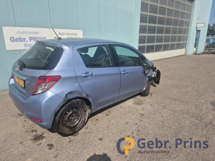 Toyota Yaris III 1.33 16V Dual VVT-I Sloopvoertuig (2012, Blauw)