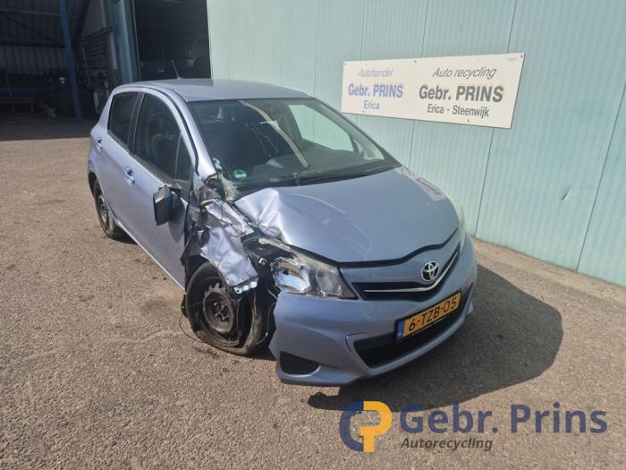 Toyota Yaris III 1.33 16V Dual VVT-I Sloopvoertuig (2012, Blauw)