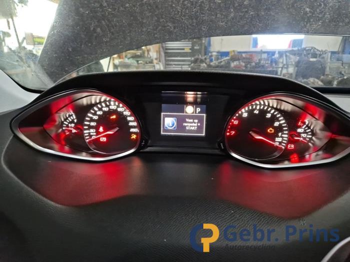 Peugeot 308 1.2 12V e-THP PureTech 130 Sloopvoertuig (2017, Blauw)