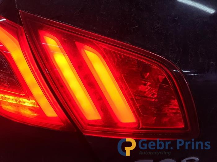 Peugeot 308 1.2 12V e-THP PureTech 130 Sloopvoertuig (2017, Blauw)