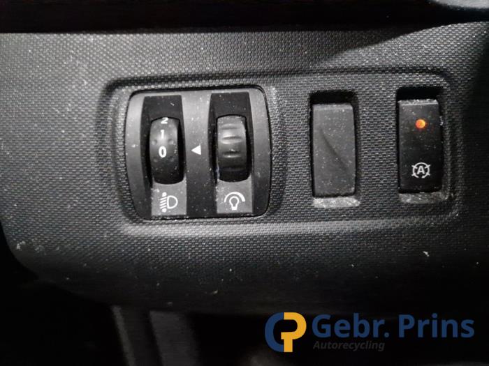 Renault Clio IV Estate/Grandtour 1.5 Energy dCi 90 FAP Sloopvoertuig (2014, Zwart)