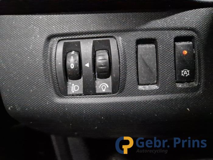 Renault Clio IV Estate/Grandtour 1.5 Energy dCi 90 FAP Sloopvoertuig (2014, Zwart)