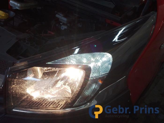 Opel Vivaro 1.6 CDTI BiTurbo 120 Sloopvoertuig (2015, Rood)