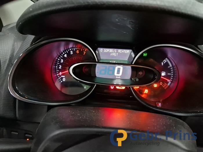 Renault Clio IV Estate/Grandtour 0.9 Energy TCE 90 12V Sloopvoertuig (2018, Zwart)