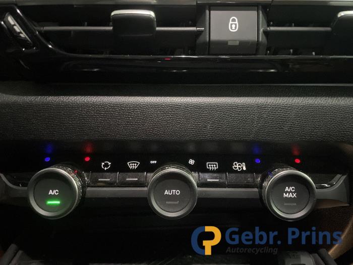 Citroen C4 Berline 1.2 PureTech 130 12V Sloopvoertuig (2022, Zwart)
