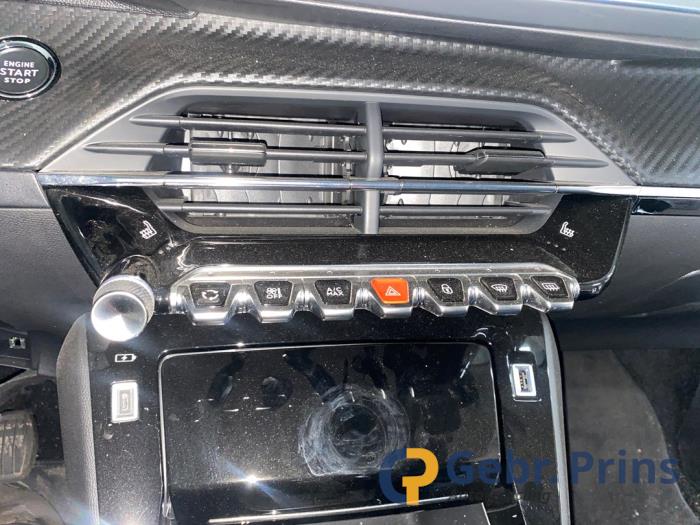 Peugeot 2008 1.2 VTi 12V PureTech 130 Sloopvoertuig (2021, Grijs)