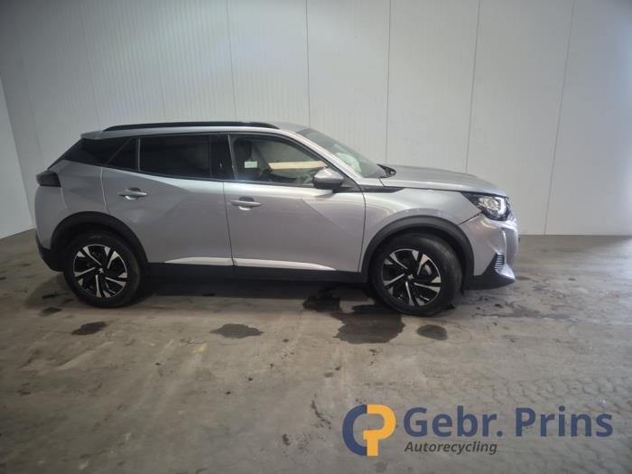 Peugeot 2008 1.2 VTi 12V PureTech 130 Sloopvoertuig (2021, Grijs)