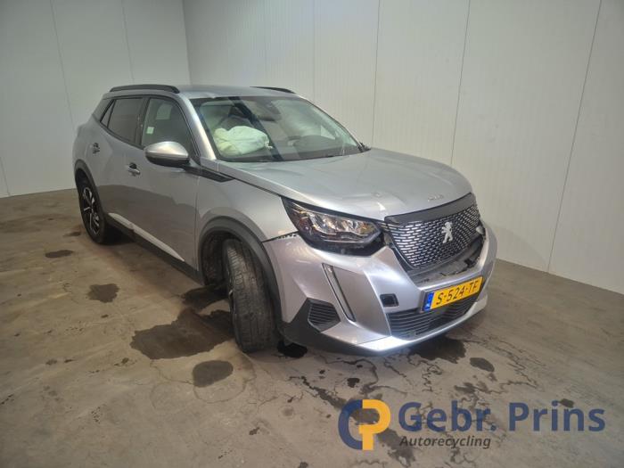 Peugeot 2008 1.2 VTi 12V PureTech 130 Sloopvoertuig (2021, Grijs)