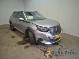 Peugeot 2008 1.2 VTi 12V PureTech 130 Sloopvoertuig (2021, Grijs)