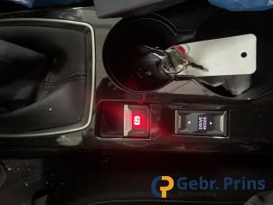 Peugeot 2008 1.2 VTi 12V PureTech 130 Sloopvoertuig (2021, Grijs)