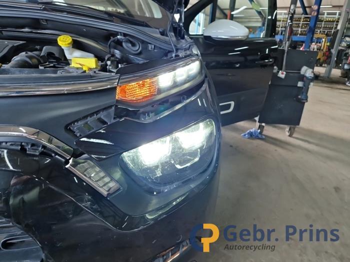 Citroen C3 1.2 12V e-THP PureTech 110 Sloopvoertuig (2020, Zwart)