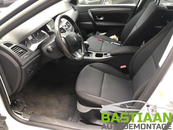 Renault Laguna III Estate 1.5 dCi 110 FAP Sloopvoertuig (2011, Wit)