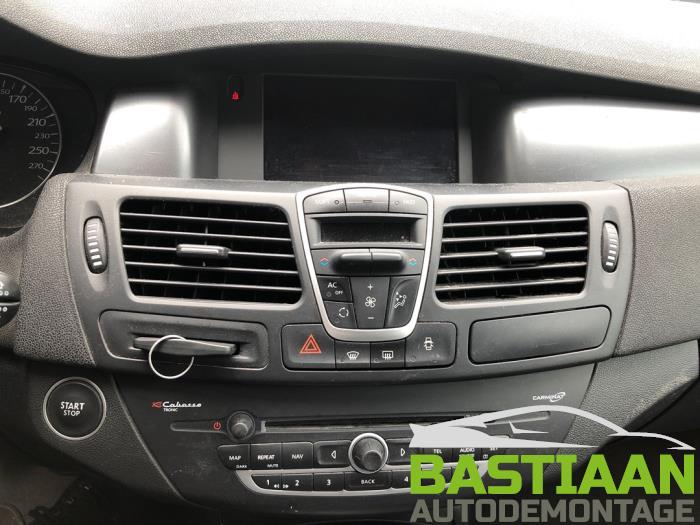 Renault Laguna III Estate 1.5 dCi 110 FAP Sloopvoertuig (2011, Wit)