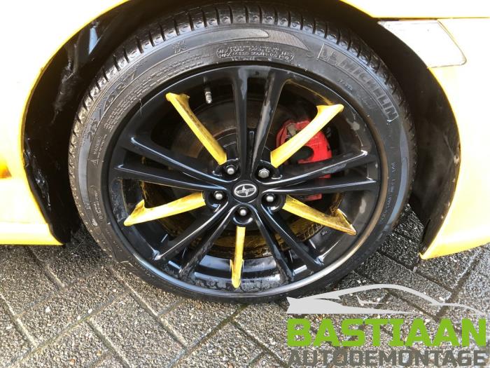 Toyota GT 86 2.0 16V Sloopvoertuig (2015, Geel)