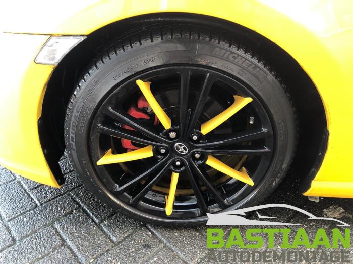 Toyota GT 86 2.0 16V Sloopvoertuig (2015, Geel)