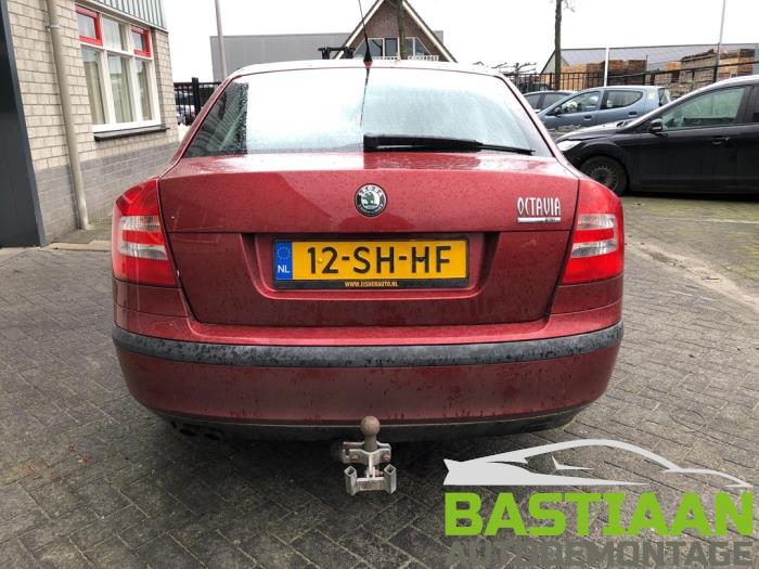 Skoda Octavia 2.0 FSI 16V Sloopvoertuig (2006, Rood)