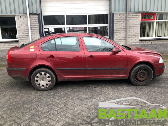 Skoda Octavia 2.0 FSI 16V Sloopvoertuig (2006, Rood)
