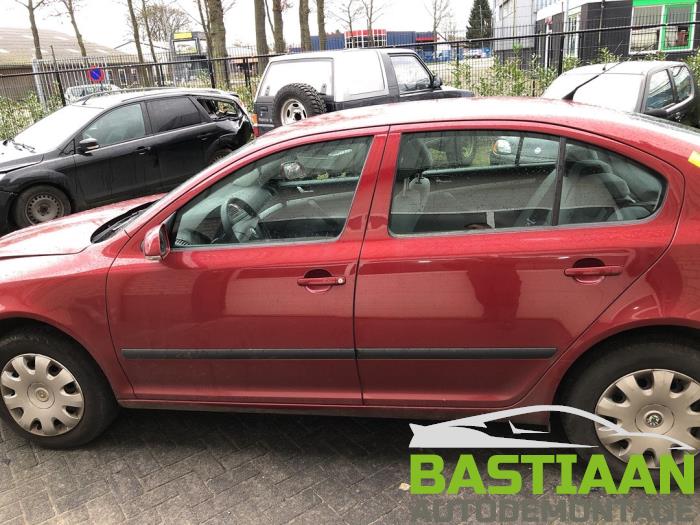 Skoda Octavia 2.0 FSI 16V Sloopvoertuig (2006, Rood)