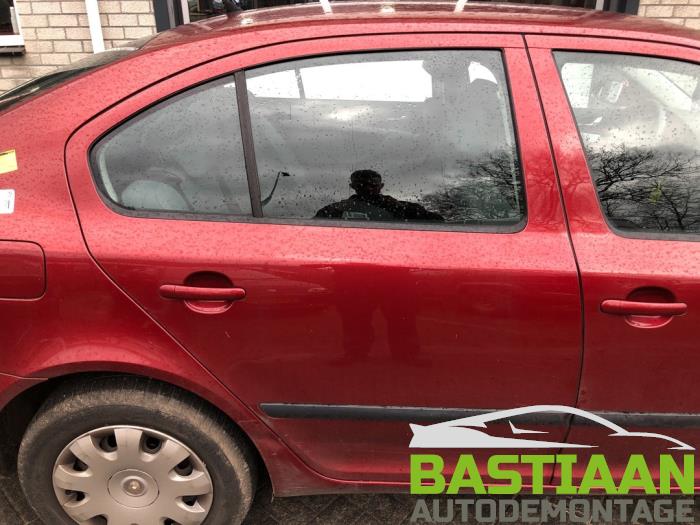 Skoda Octavia 2.0 FSI 16V Sloopvoertuig (2006, Rood)