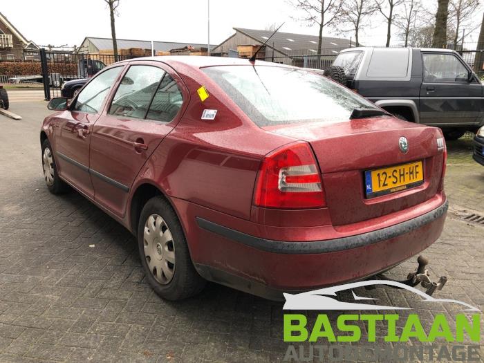 Skoda Octavia 2.0 FSI 16V Sloopvoertuig (2006, Rood)